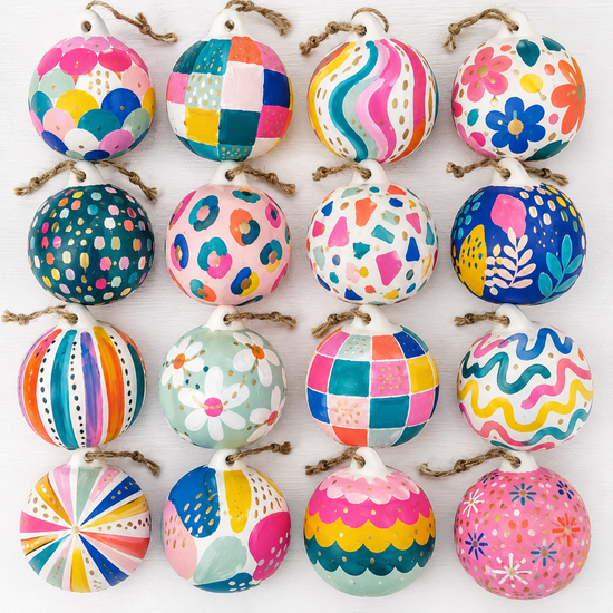 Premium Experience | Personalise your own Set of Ceramic Baubles with Mulled Wine
